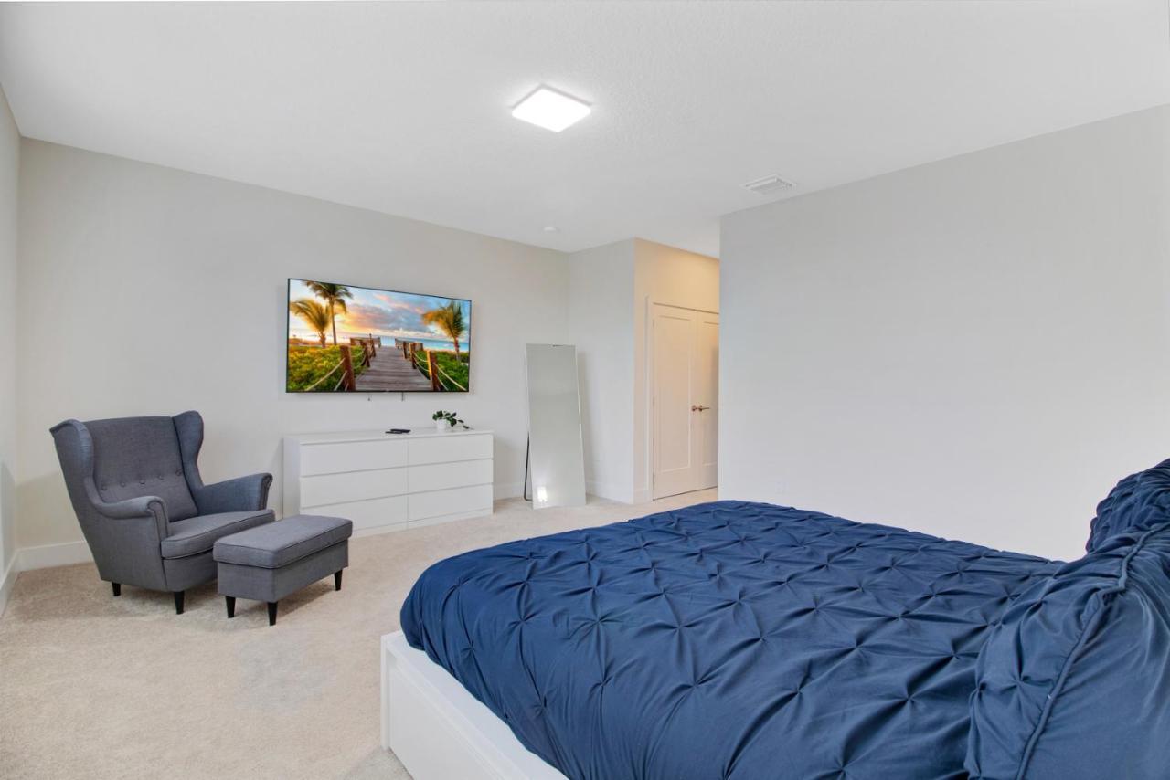 Modern Townhouse Near Disney With Heated Pool 올랜도 외부 사진
