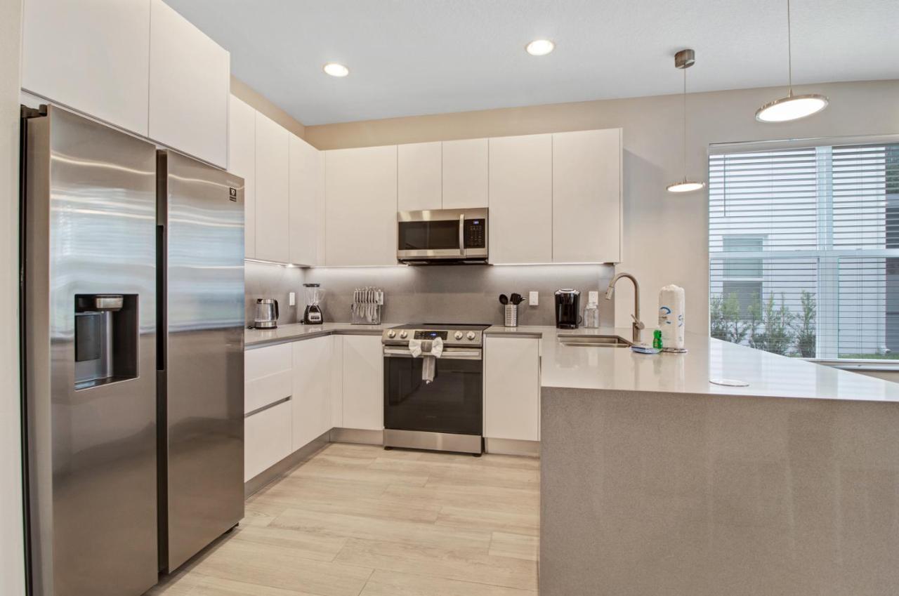 Modern Townhouse Near Disney With Heated Pool 올랜도 외부 사진