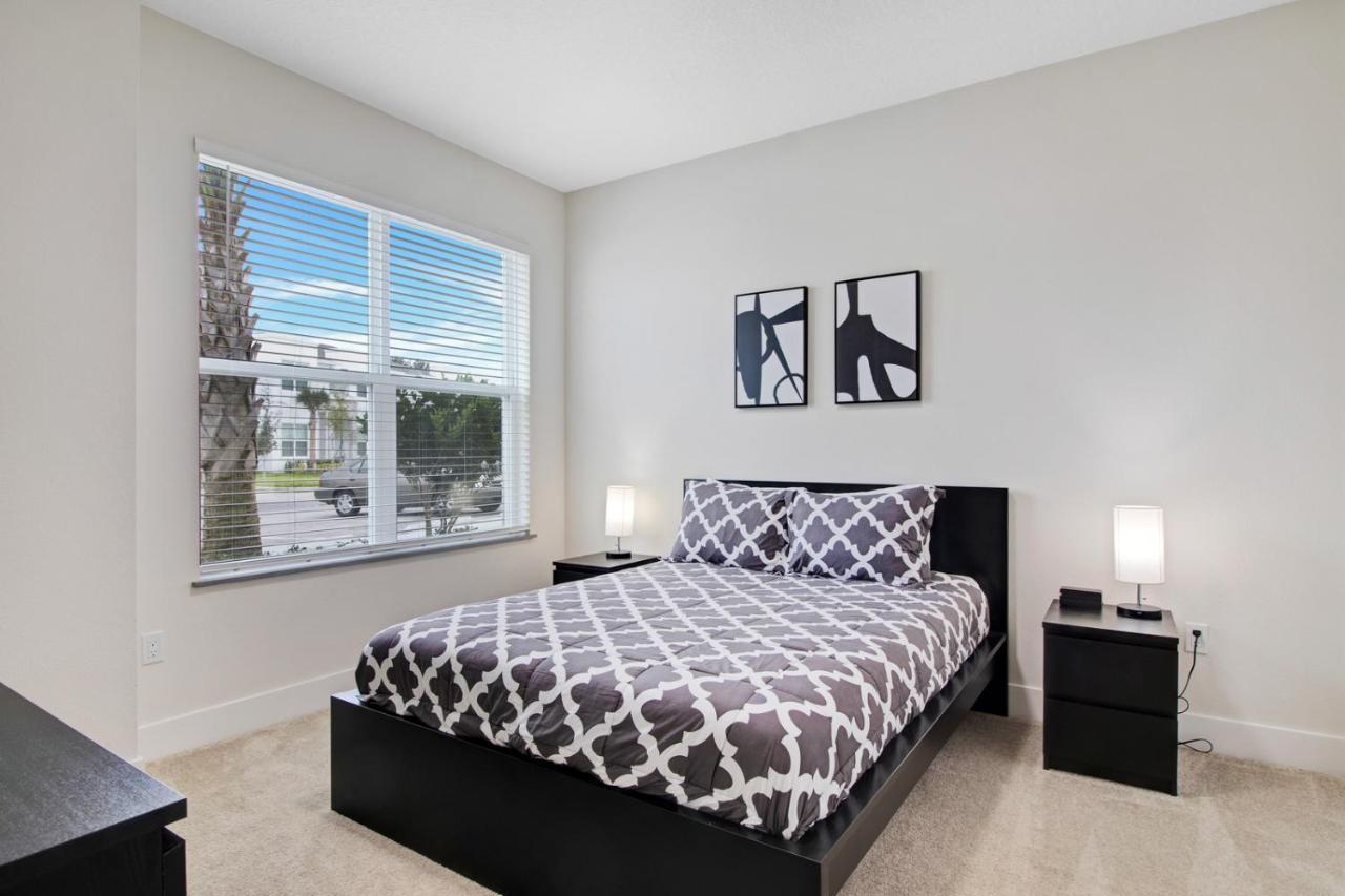 Modern Townhouse Near Disney With Heated Pool 올랜도 외부 사진