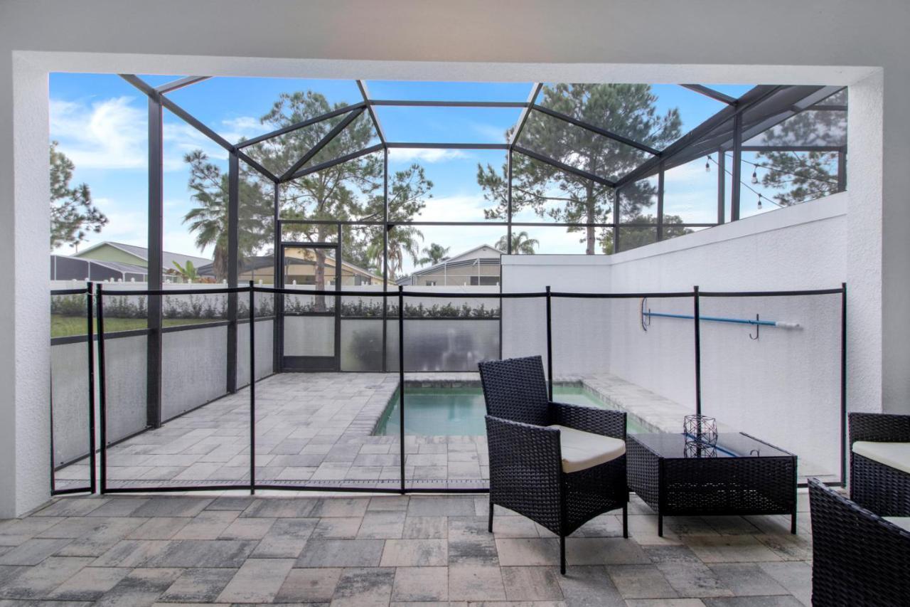 Modern Townhouse Near Disney With Heated Pool 올랜도 외부 사진